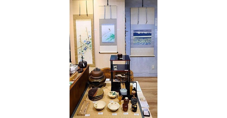 阪神百貨店で50周年。書画・骨董「古忨堂」の売場のご紹介 | 売場